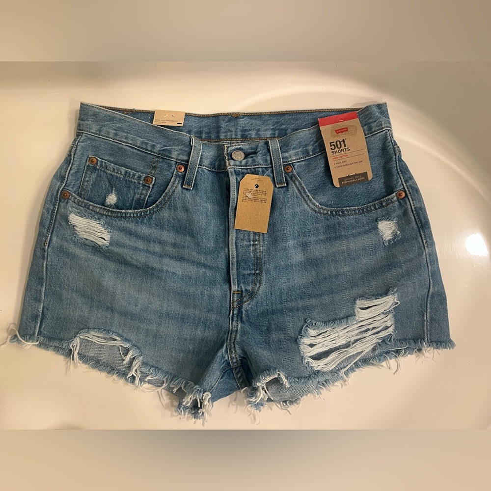 Levi’s 501 jean short, light blue, size 30, new with tags